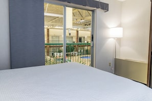 Chambre « Premier », 2 grands lits, balcon | Vue de la chambre