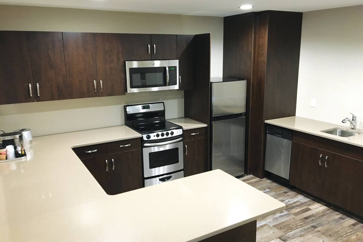 1 bedroom, desk, iron/ironing board, free cots/infant beds