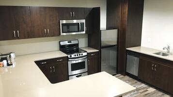 1 bedroom, desk, iron/ironing board, free cots/infant beds