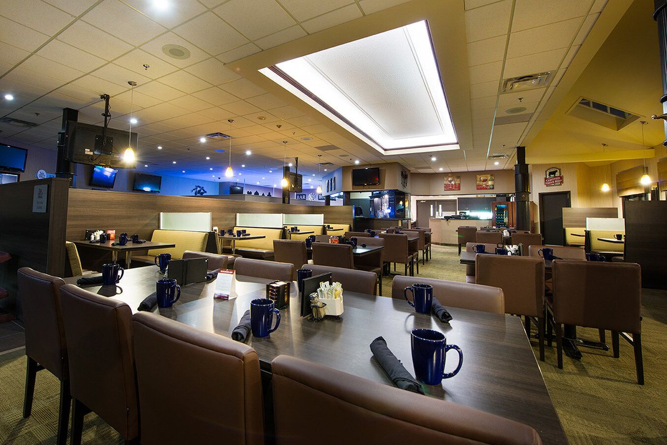 إطلالات على حمام السباحة 