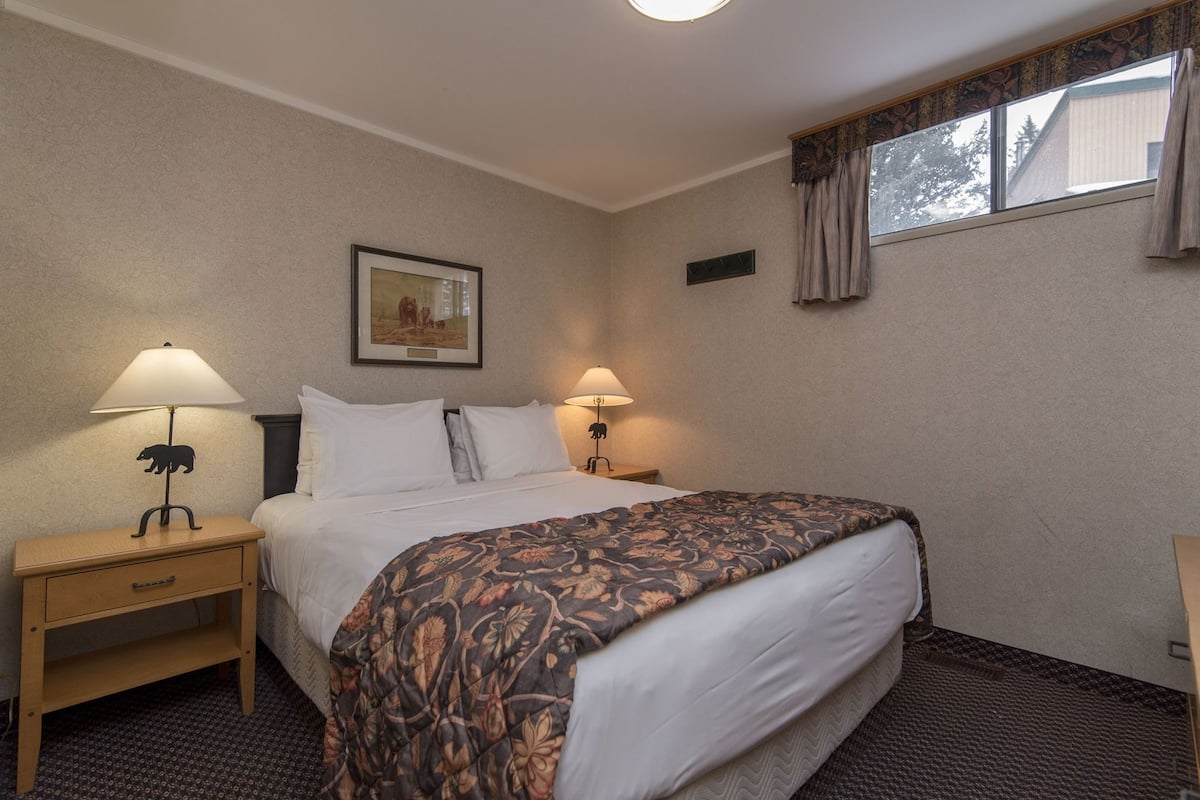 In-room safe, blackout drapes, iron/ironing board, free WiFi