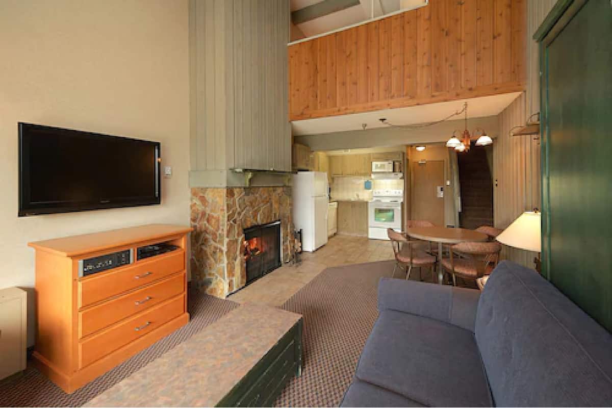 42-inch flat-screen TV with cable channels, TV, fireplace