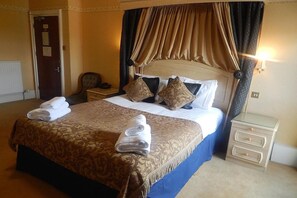 Comfort Double Room, 1 Bedroom | Iron/ironing board, free WiFi