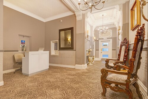 Liverpool Aigburth Sefton Park Hotel By Belvilla