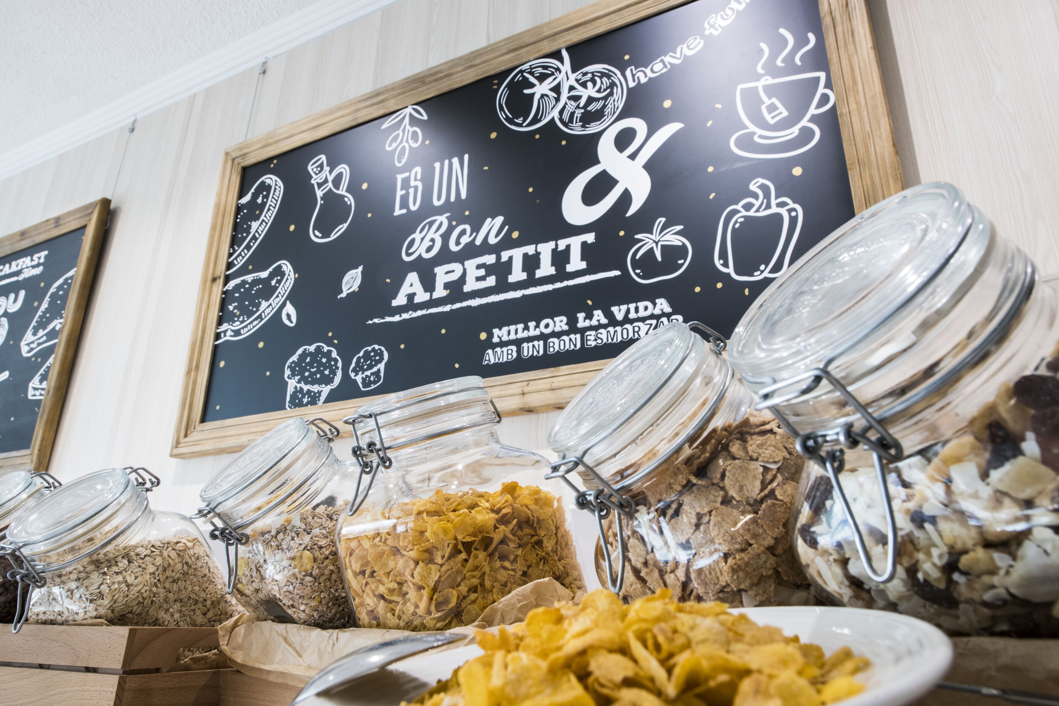 daily buffet breakfast (eur 17 per person)