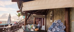 Poolside bar