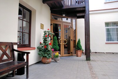 City Gate Hotel