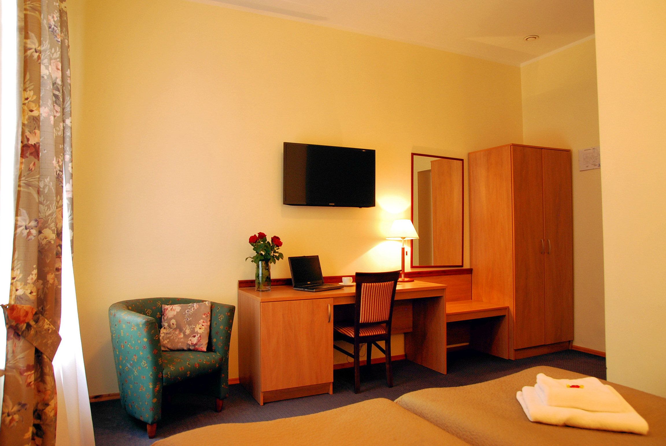 standard room | 1 bedroom, desk, iron/ironing board, free wifi