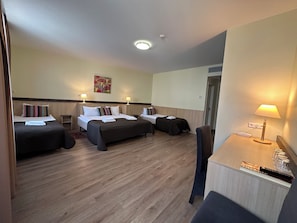 Comfort Quadruple Room | Desk, iron/ironing board, free WiFi, bed sheets