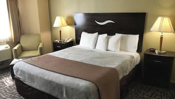 1 King bed Non Smoking | Desk, laptop workspace, blackout drapes, iron/ironing board