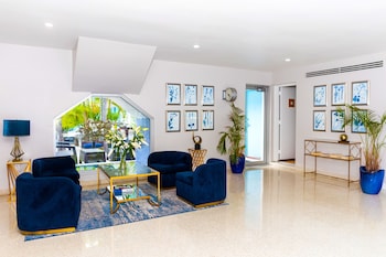 Lobby lounge at Aqua Hotel & Suites