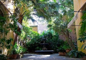 Fountain - Soniat House (New Orleans)