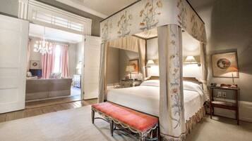 Suite | Egyptian cotton sheets, in-room safe, individually furnished, desk