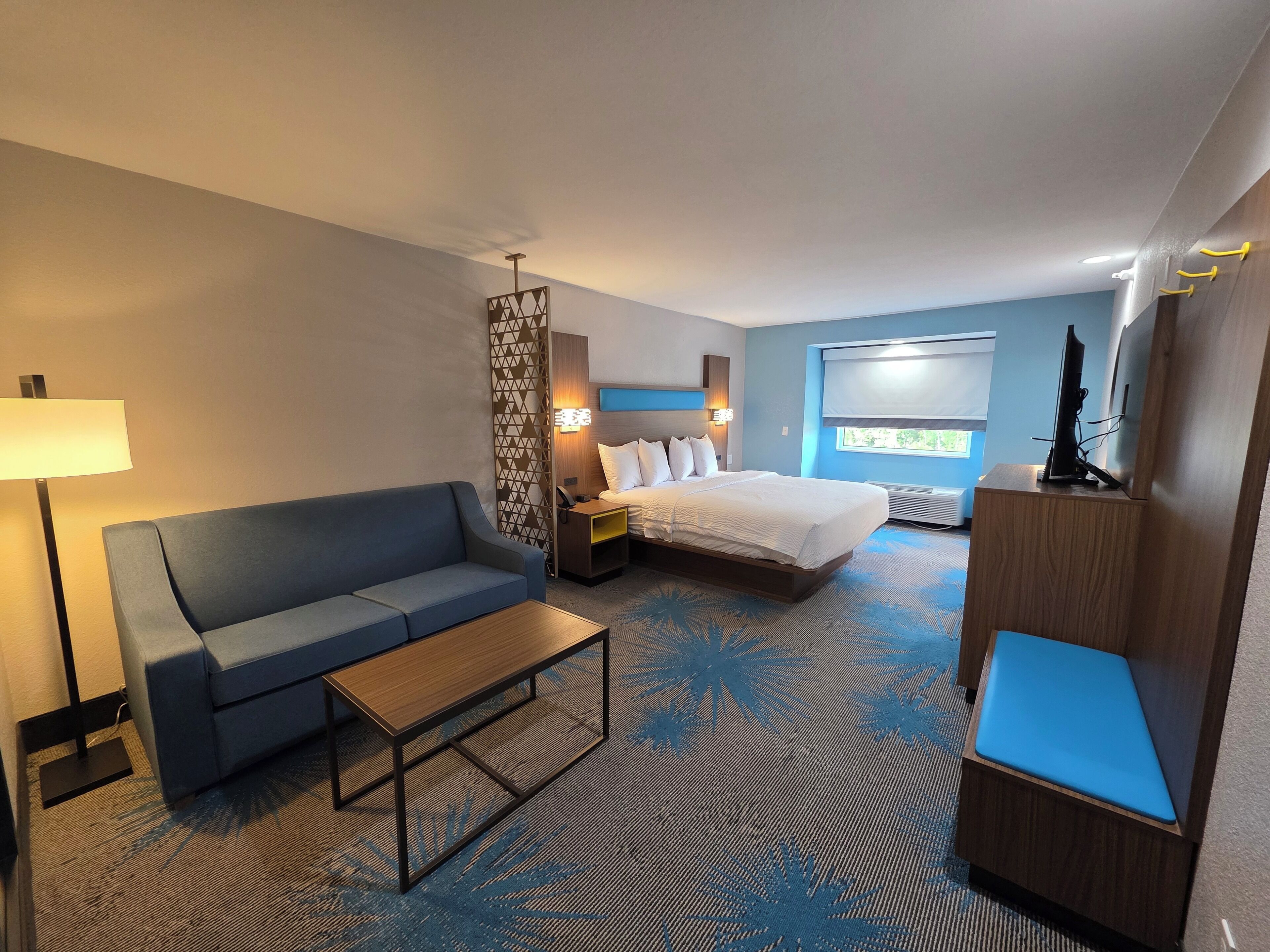 Suite, 1 King Bed, Non Smoking | Pillowtop beds, desk, iron/ironing board, free WiFi