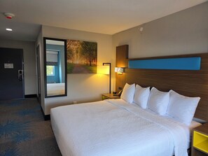 Deluxe Room, 1 King Bed, Accessible, Non Smoking - Days Inn & Suites by Wyndham Brandon Amphitheater (Brandon)