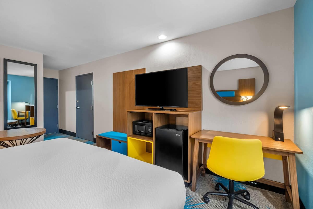 Kamar Deluks, 1 Tempat Tidur King, Bebas Asap Rokok | Kolam renang