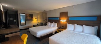 Days Inn & Suites by Wyndham Brandon Amphitheater