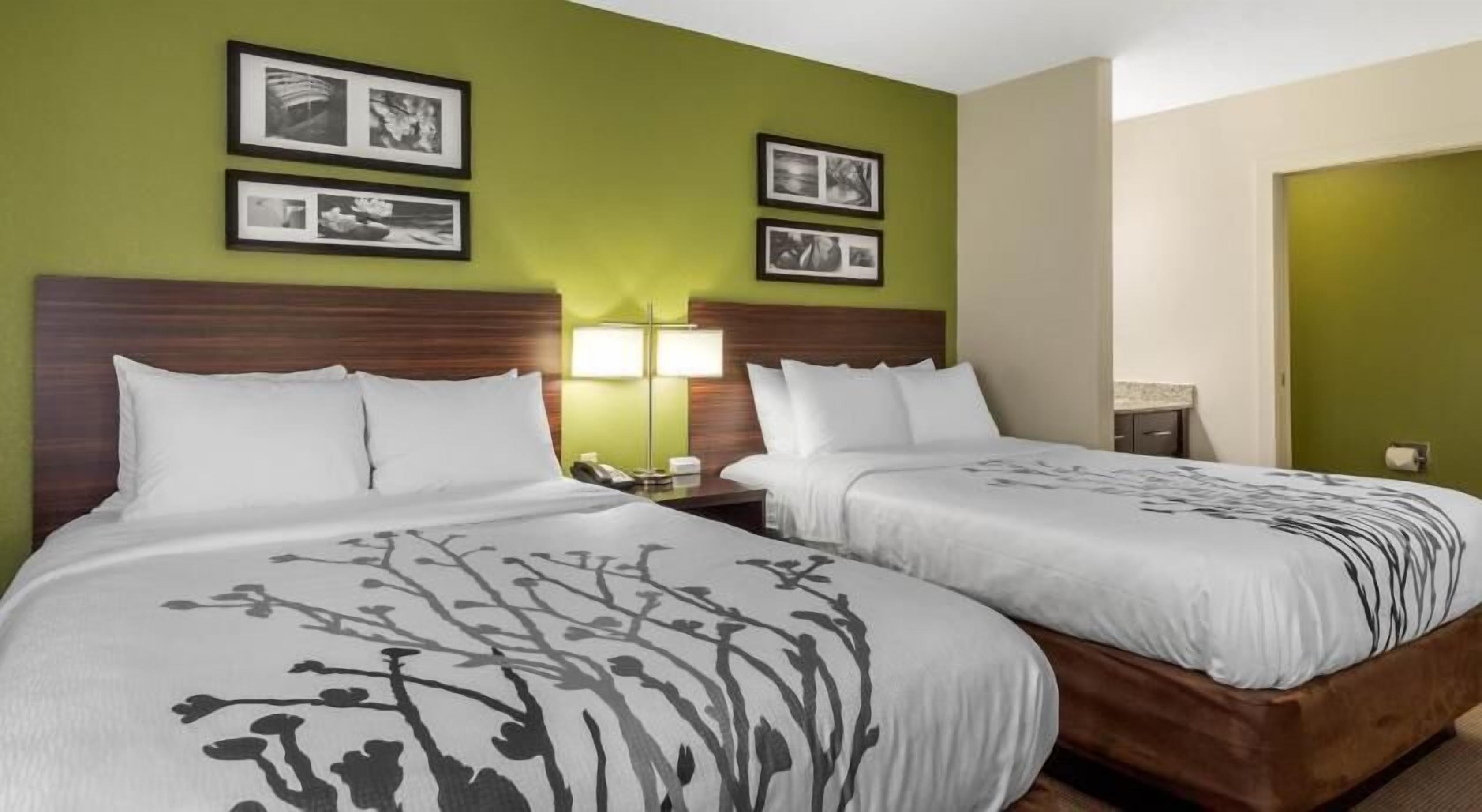 Iron/ironing board, free WiFi, bed sheets, alarm clocks