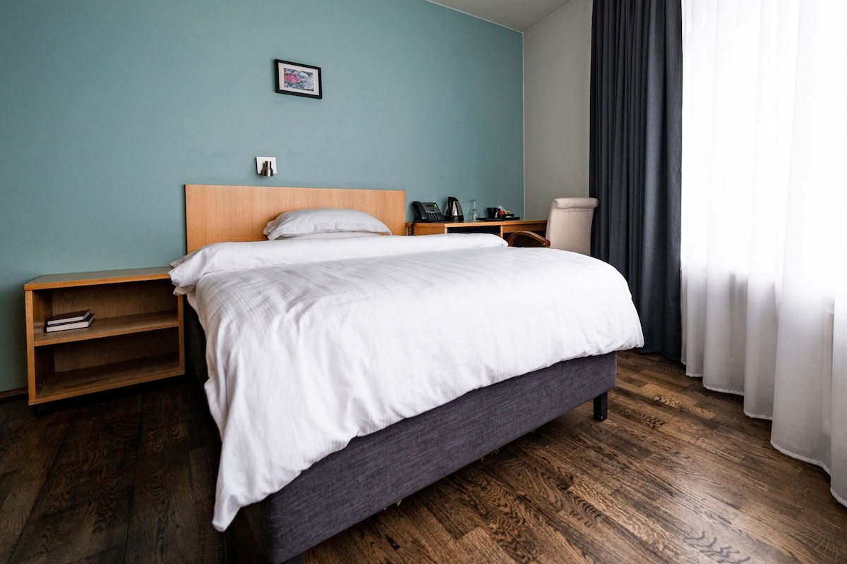 Superior Single Room | Minibar, desk, laptop workspace, blackout drapes