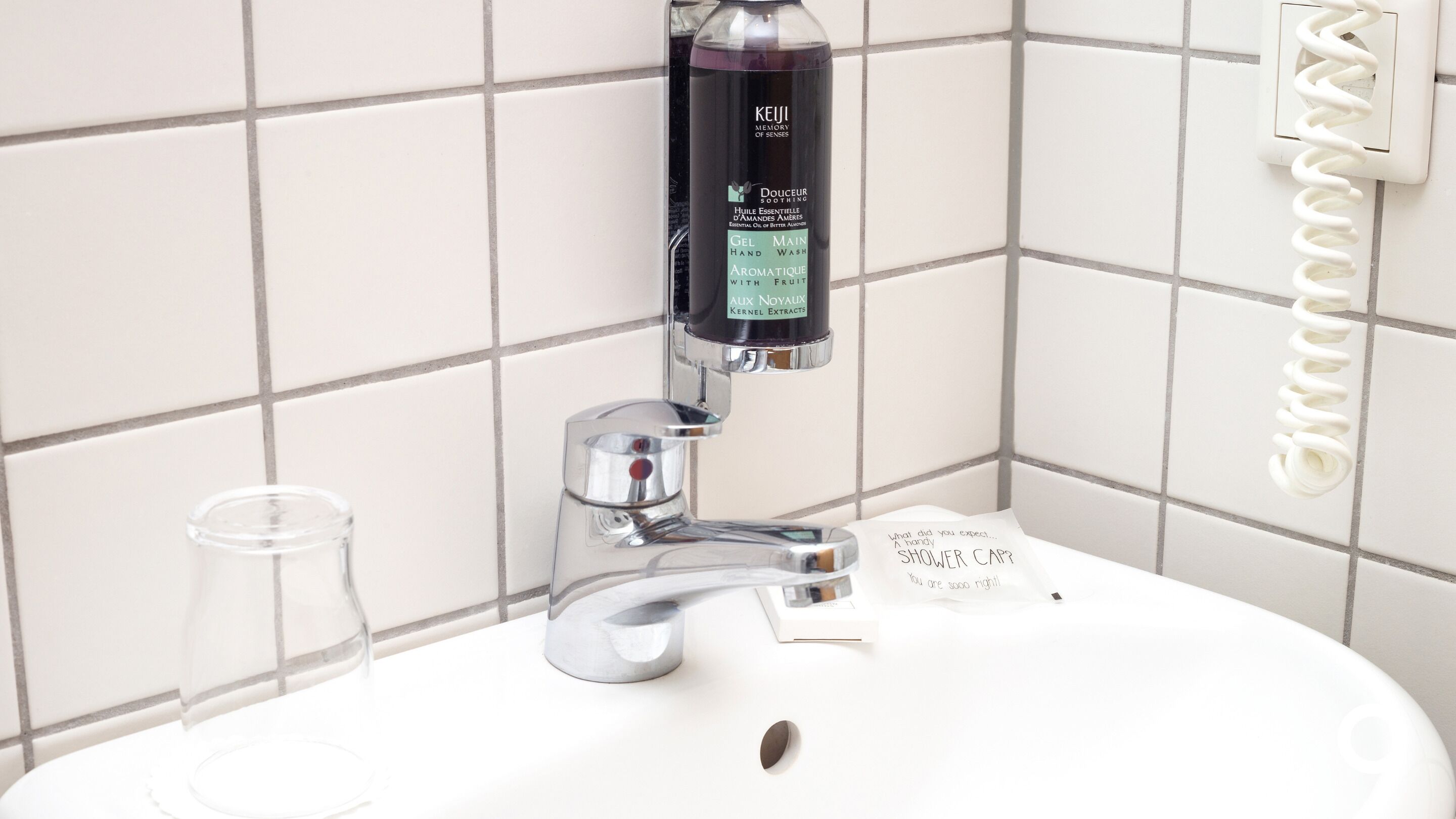 eco-friendly toiletries, hair dryer, towels