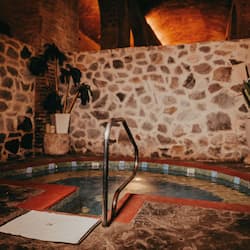 Sauna, bain à remous, hammam, soins corporels, soins d'hydrothérapie
