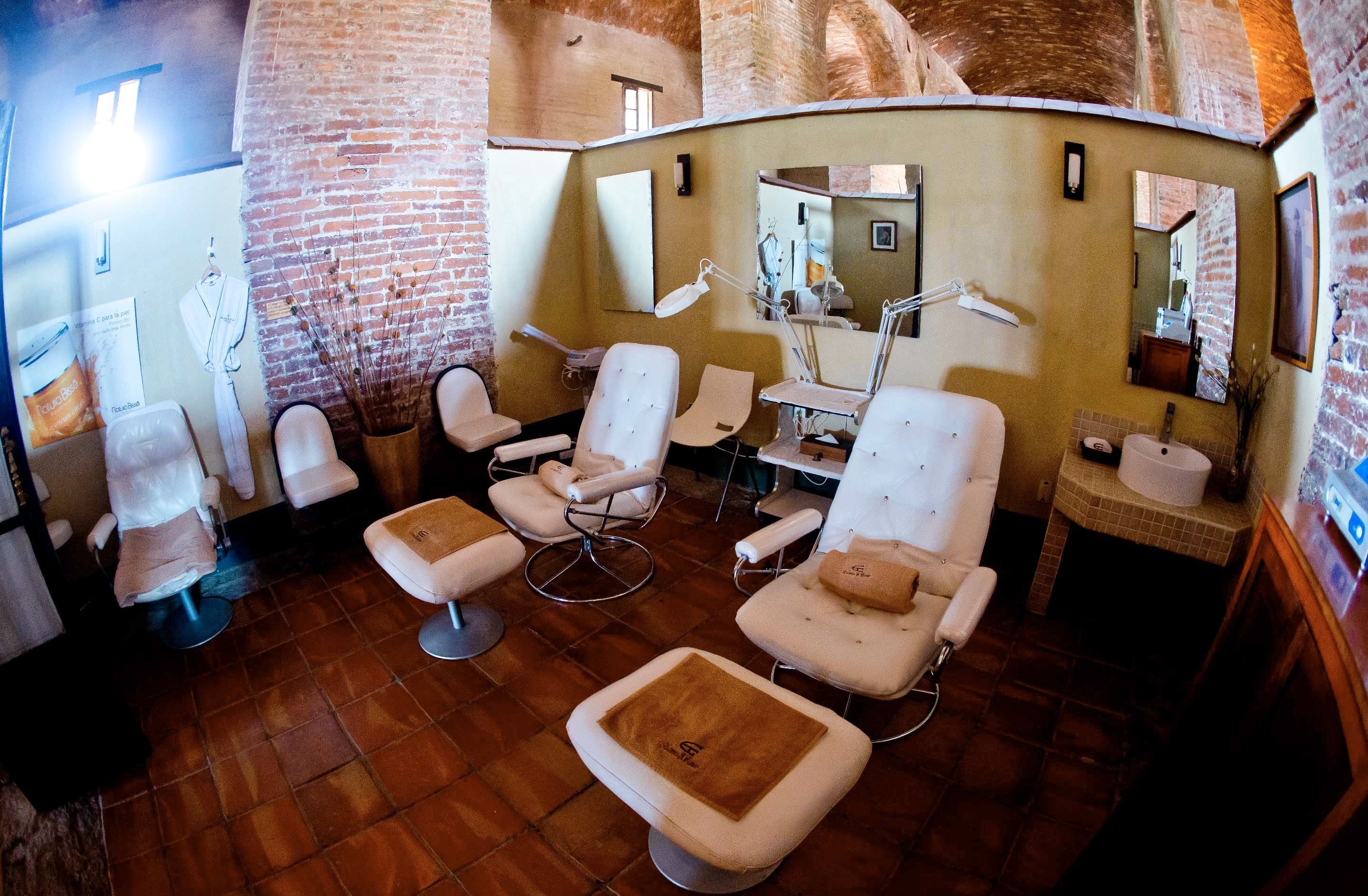 Sauna, Whirlpool, Dampfbad, Körperbehandlungen, Hydrotherapie