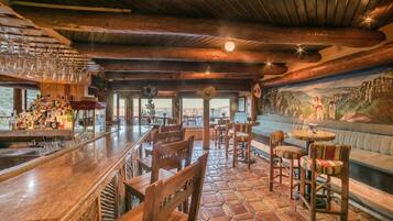 Snack bar