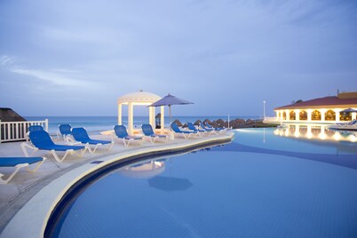 Golden Parnassus All Inclusive Resort & Spa - Adults Only