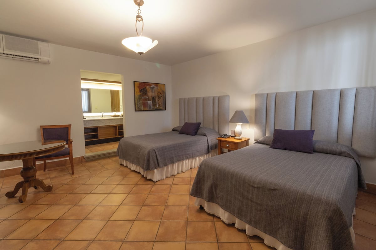 1 habitación, decoración personalizada y muebles diferentes