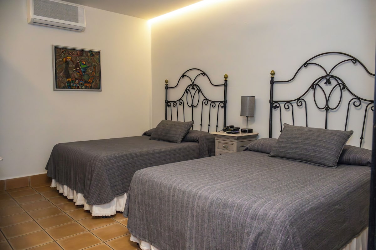 1 habitación, decoración personalizada y muebles diferentes