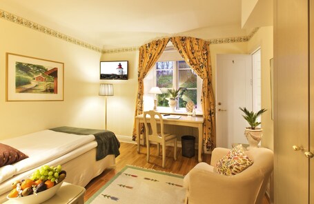 Åkeshofs Slott - view 2