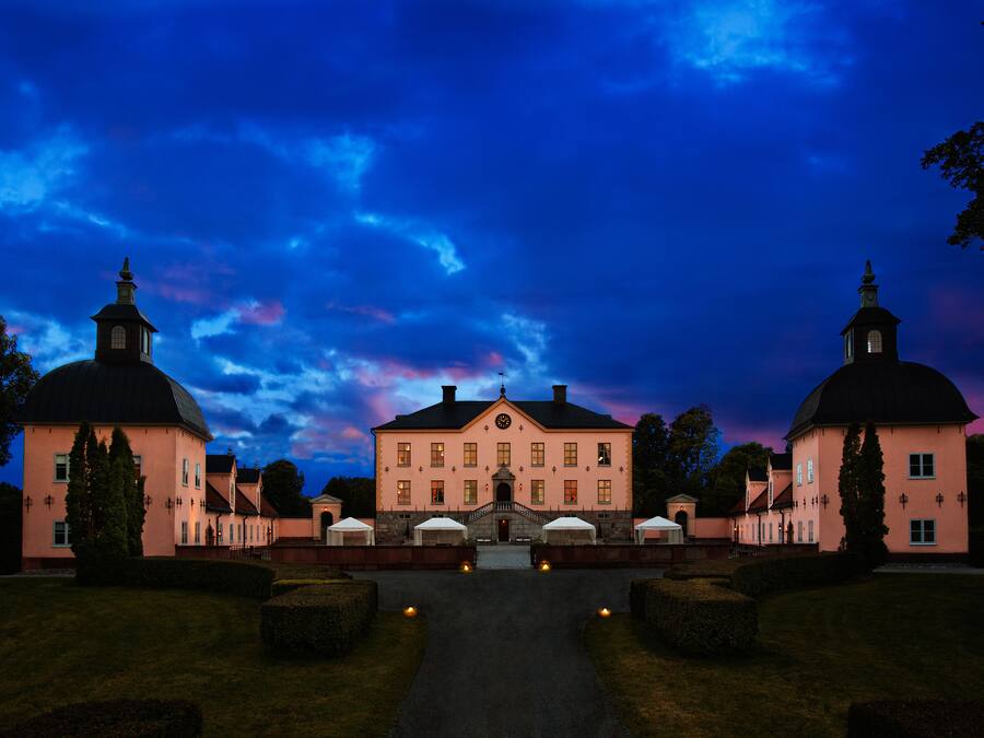 Boendets fasad - kväll/natt