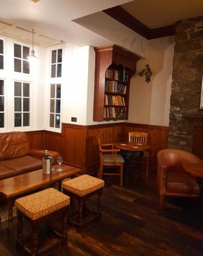 Bar (in der Unterkunft)