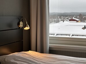 Double Room, 2 Twin Beds | Living area | Flat-screen TV