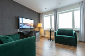 Superior Double Room | Desk, laptop workspace, blackout drapes, soundproofing