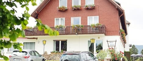 Free self parking