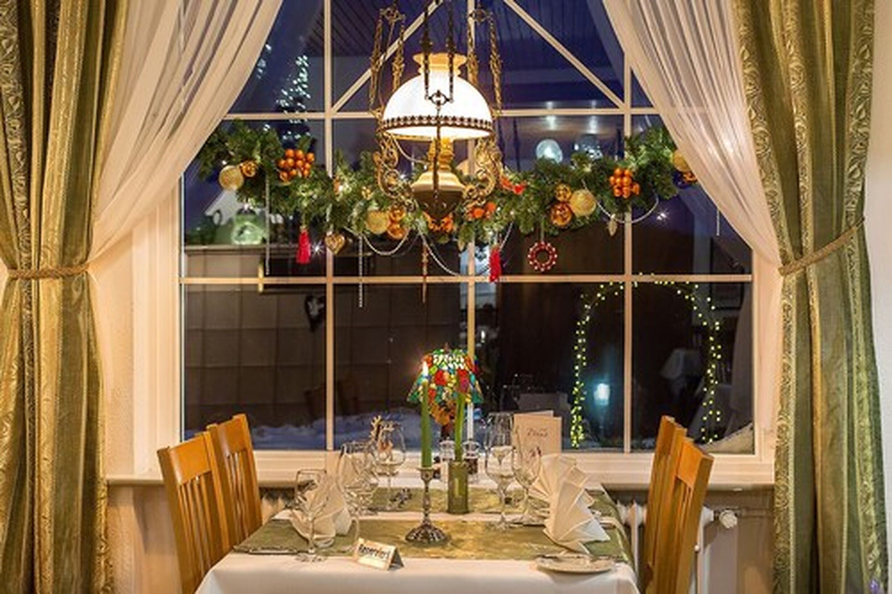 breakfast and dinner served, garden views