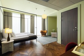 Superior dubbelrum | Minibar, värdeförvaringsskåp på rummet, skrivbord och gratis wi-fi