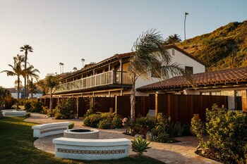 Hotel Exterior at Capistrano Coast House