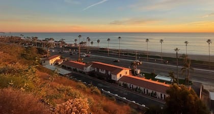 El Caminante Bar & Bungalows