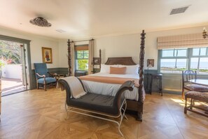 Hacienda Suite | Sengetøy av topp kvalitet, senger med overmadrass og strykejern/-brett