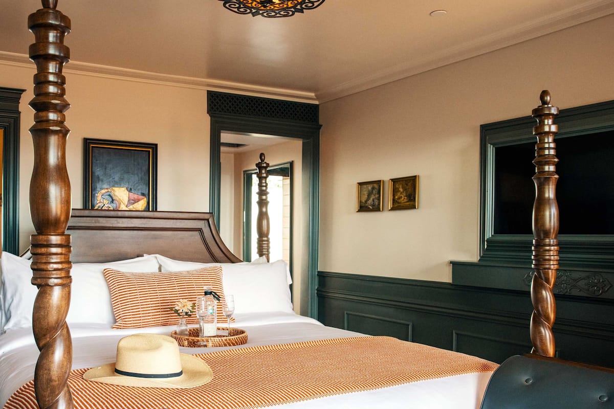 Premium bedding, pillowtop beds, iron/ironing board, free WiFi
