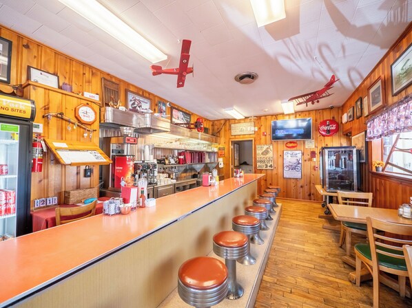 Cafe - Beaumont Hotel (Beaumont)