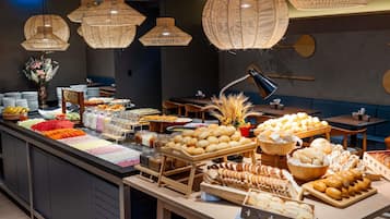 Desayuno buffet todos los días (con cargo)