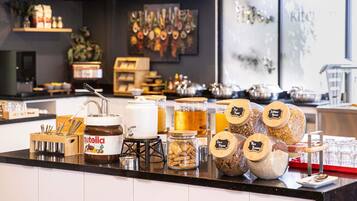 Daily cooked-to-order breakfast for a fee