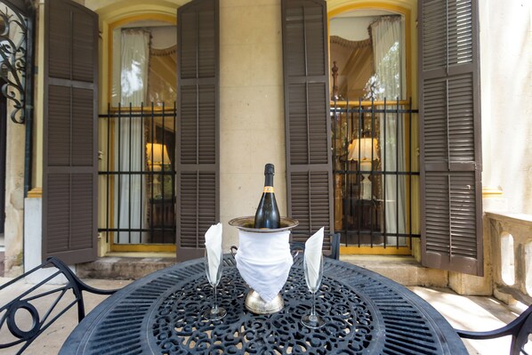 Honeymoon-Suite (Caracalla) | Hochwertige Bettwaren, Pillowtop-Betten, Zimmersafe
