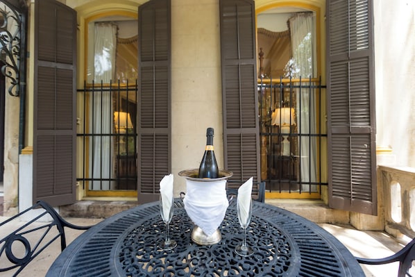 Honeymoon-Suite (Caracalla) | Hochwertige Bettwaren, Pillowtop-Betten, Zimmersafe