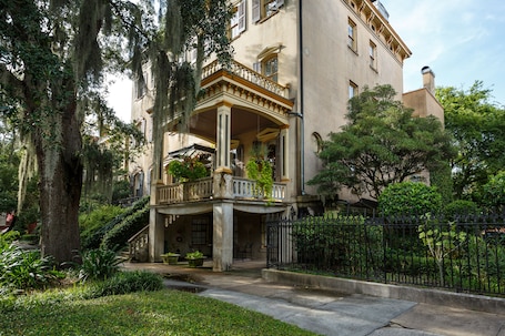 Front of property. The Gastonian, Historic Inns of Savannah Collection