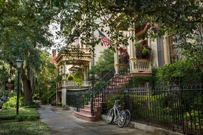 Front of property - The Gastonian, Historic Inns of Savannah Collection (Savannah)