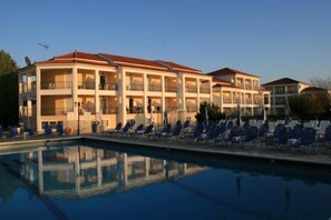 Exterior - Village Inn Studios & Family Apartments (Zakynthos)
